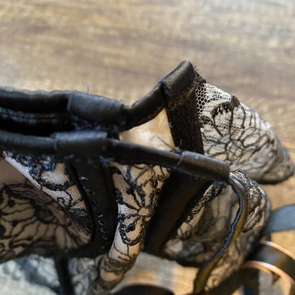 Victoria's Secret Bra - Picture 7 of 9